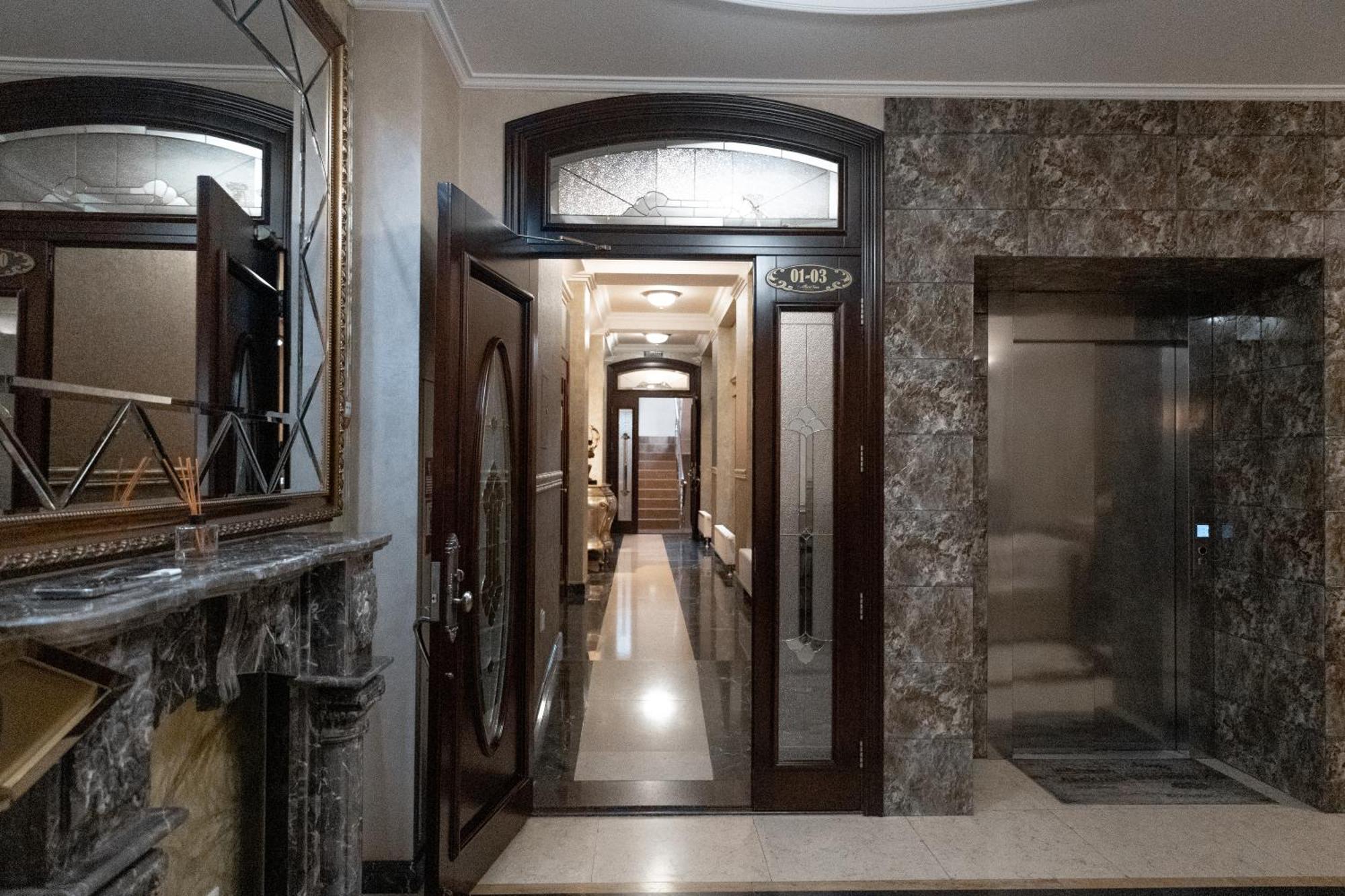 Allureinn Hotel And Spa 切尔诺夫策 外观 照片