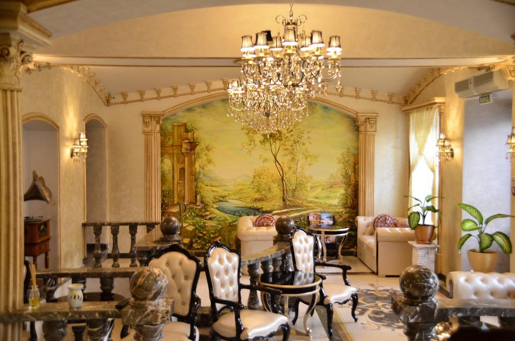 Allureinn Hotel And Spa 切尔诺夫策 外观 照片