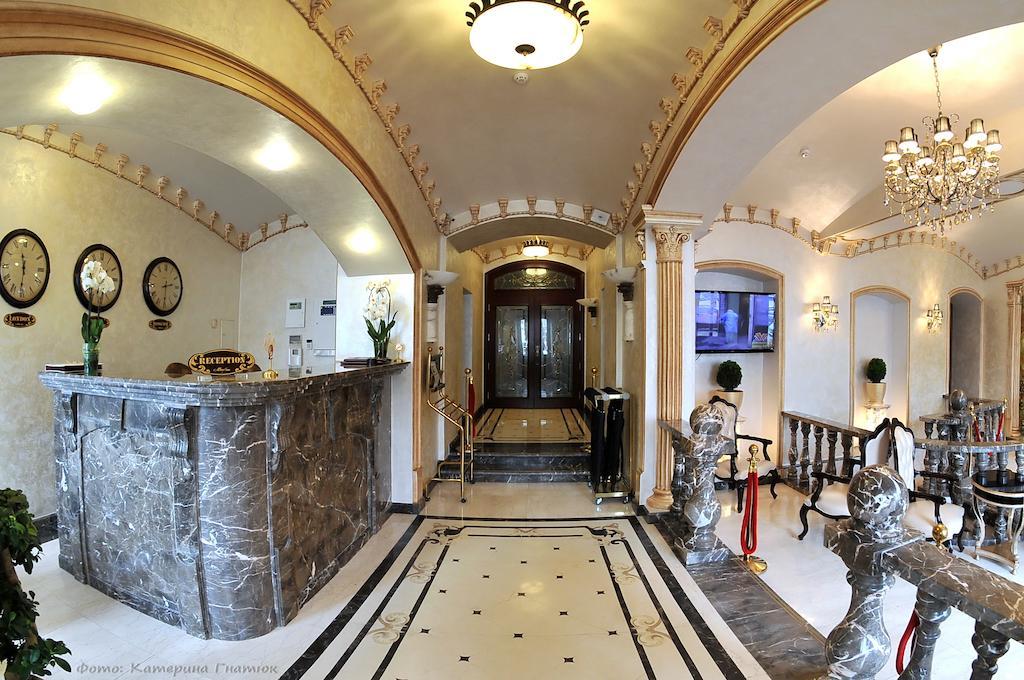 Allureinn Hotel And Spa 切尔诺夫策 外观 照片