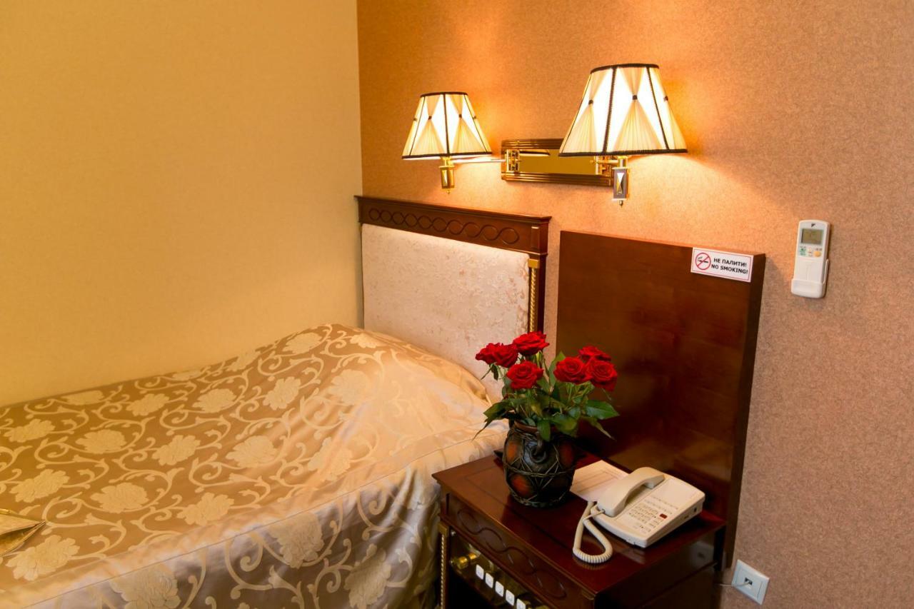 Allureinn Hotel And Spa 切尔诺夫策 外观 照片